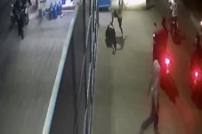 Polisi Buru Geng Motor...