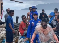 KM Sinar Jaya-1 Terbakar...