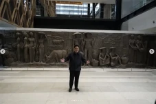Bersih-bersih BUMN Bukan...