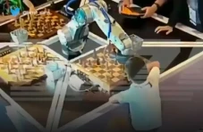 Robot Rusia Patahkan...