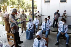 Putus Rantai Kemiskinan,...