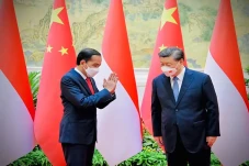 Presiden Jokowi dan...