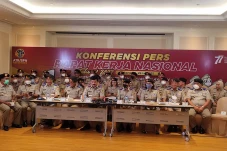Kakanwil BPN Pakai Baret...