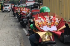 Viral! Rombongan Kurir...