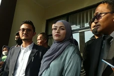 Nathalie Holscher Akan...