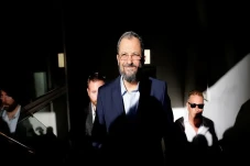 Eks PM Israel Ehud Barak:...