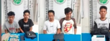 Asyik Santai Depan Rumah,...