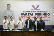 Gabung Perindo, Redi...