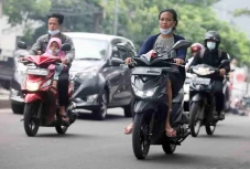 Tips Aman Bonceng Anak...