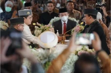 Saksi Nikah Mutiara...