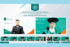 Mahasiswa Program Doktor...