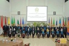 Bertambah 13 Guru Besar,...