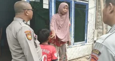 Sadis! Paman Siksa Keponakan...
