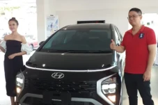 Hyundai Stargazer Mengaspal...