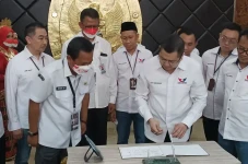 Tiba di KPU, Partai...