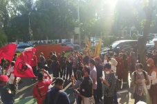 Arak-arakan Massa PDIP...