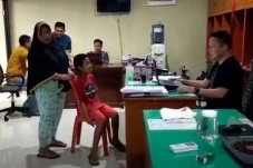Bocah Penjual Kripik...