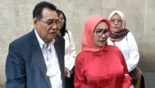 Sambangi Polda Metro,...