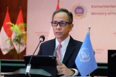 OJK Sebut Kredit Perbankan...