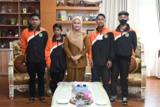 Indah Dukung Atlet Luwu...
