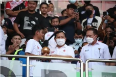 Putri Pelatih Persib...
