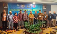 Uji Kompetensi Wartawan,...