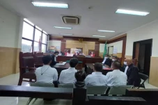 Didakwa Pasal Berbeda,...