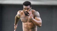 Biodata Elijah Holyfield,...