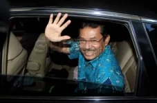Bebas Bersyarat, Eks...