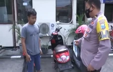 Ngawur! Pemuda Pengangguran...