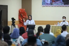 Bupati Winarti Buka...