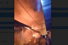 5 Rumah di Belawan Terbakar,...