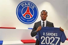 Kalahkan AC Milan, PSG...