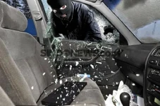 Bobol Mobil L300, Maling...