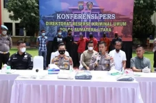 Polisi Tangkap Perampok...