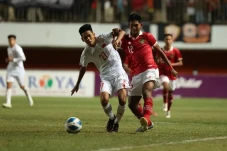 Indonesia U-16 Hantam...