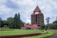 UI Buka Lowongan Dosen...