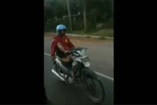 Ugal-ugalan di Jalur...