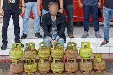 Nekat Curi Tabung LPG,...
