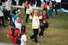 Tuan Rumah dan Juara...