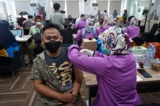 Kejar Herd Immunity,...