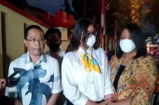 Istri Besuk Ferdy Sambo,...