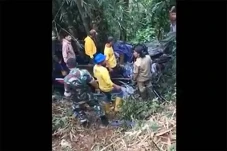 Pikap Rombongan Hajatan...
