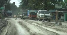 Aksi Kakek Sudarto Perbaiki...