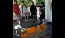Menyayat Hati, Remaja...