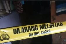 Warga Ciracas Geger,...