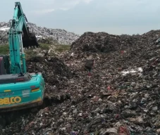 Kurang Lahan, Sampah...