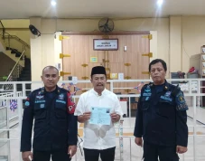Bayar Denda Rp200 Juta,...