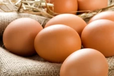 4 Telur yang Mengandung...