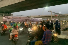Jembatan Lama Ditutup,...